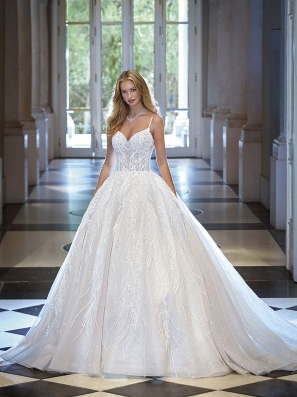 Elegant White Ball Gown Wedding Dress